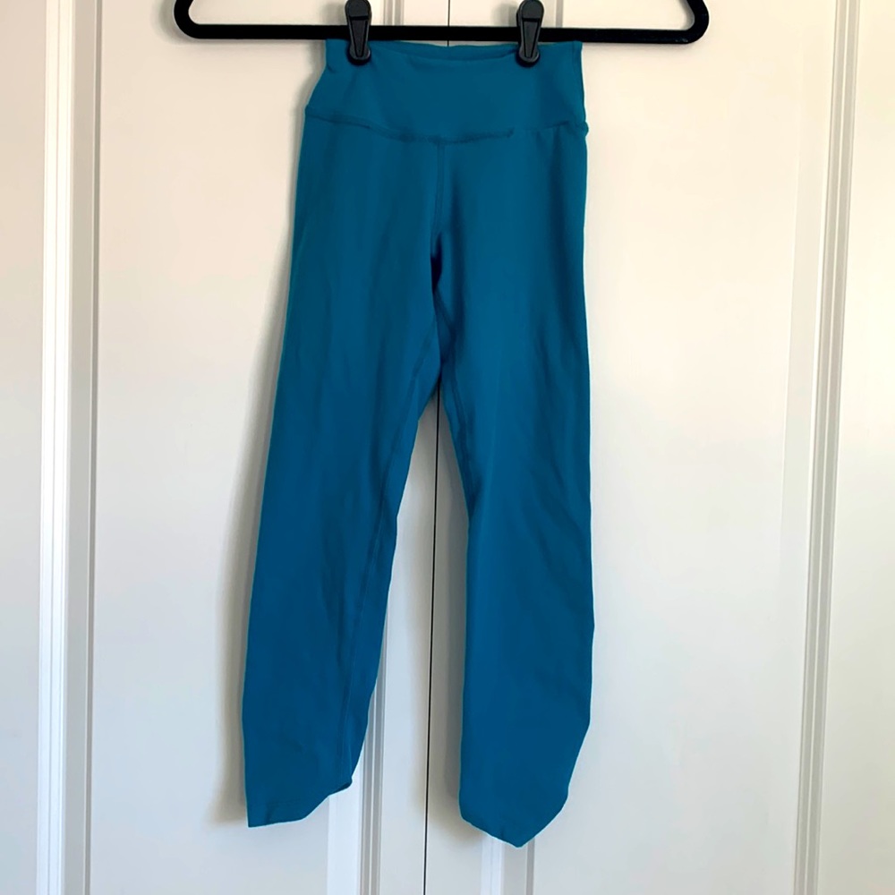 EUC Beyond Yoga cropped leggings